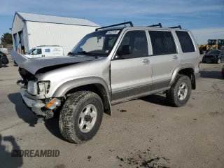 2001 Isuzu Trooper S with VIN JACDJ58X117J11550, listed as a Copart auction lot 46323185 with 236,762 mi miles and Salvage Title. Bid and sale history available at DreamBid. Image 1.