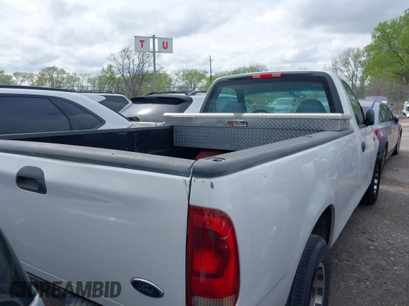 2002 Ford F-150 XL with VIN 1FTRF17252NA24920, listed as a IAAI auction lot 41601123 with 1 mi miles. Bid and sale history available at carsss.com. Image 8.