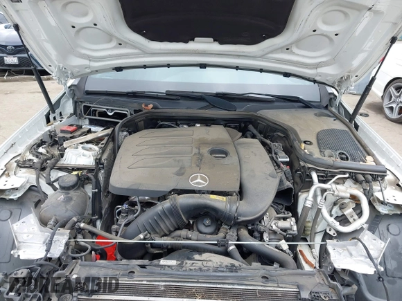 2021 Mercedes-Benz E 350 with VIN W1KZF8DB5MA960016, listed as a IAAI auction lot 42077589 with 52,264 mi miles and . Bid and sale history available at DreamBid. Image 10.