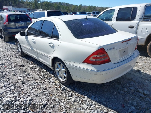 2002 Mercedes-Benz C 230/260/280/320 with VIN WDBRF61J32E006587, listed as a IAAI auction lot 41373136 with 144,026 mi miles and . Bid and sale history available at carsss.com. Image 3.