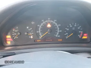 1999 Mercedes-Benz CLK 320/430 z VIN WDBLK65G2XT024808, wystawiony jako Copart lot #85336294 z przebiegiem 289 898 mil mil oraz Szkoda całkowita • Salvage title. Historia ofert i sprzedaży dostępna na DreamBid. Obrazek 9.
