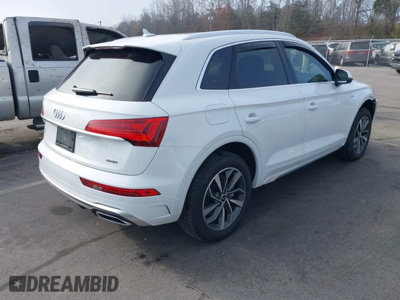 2024 Audi Q5 S line Premium z VIN WA1GAAFY0R2070950, wystawiony jako IAAI lot #41118186 z przebiegiem 3248 mil mil oraz . Historia ofert i sprzedaży dostępna na DreamBid. Obrazek 4.