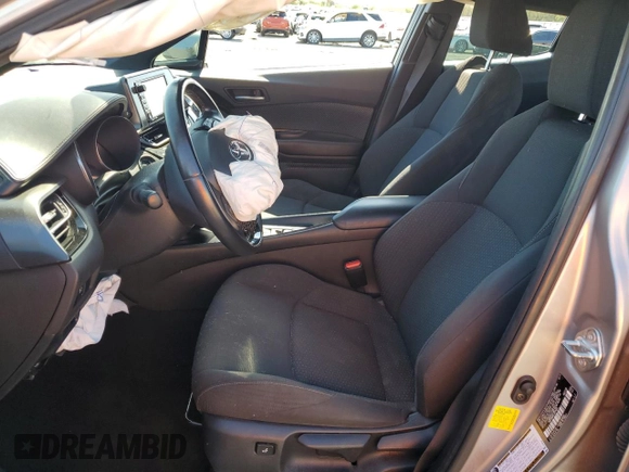 2018 Toyota C-HR XLE z VIN NMTKHMBX5JR014024, wystawiony jako Copart lot #56367465 z przebiegiem 79 882 mil mil oraz Szkoda całkowita • Salvage title. Historia ofert i sprzedaży dostępna na DreamBid. Obrazek 7.
