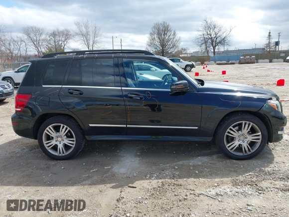 2015 Mercedes-Benz GLK with VIN WDCGG8JB0FG402300, listed as a IAAI auction lot 41969142 with 135,806 mi miles. Bid and sale history available at carsss.com. Image 14.