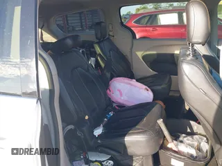 2017 Chrysler Pacifica Touring L with VIN 2C4RC1BG2HR526503, listed as a IAAI auction lot 40264571 with 136,262 mi miles and . Bid and sale history available at DreamBid. Image 8.