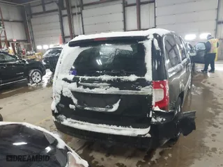 2014 Chrysler Town & Country Touring with VIN 2C4RC1BG4ER330039, listed as a IAAI auction lot 41335713 with 113,969 mi miles. Bid and sale history available at carsss.com. Image 17.