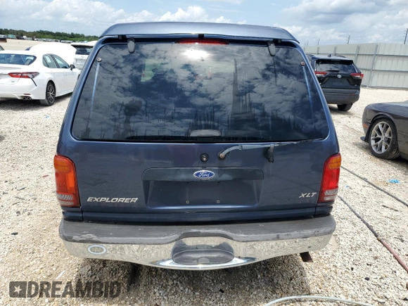 1998 Ford Explorer XLT z VIN 1FMZU32E6WUD38246, wystawiony jako Copart lot #66407954 z przebiegiem 103 018 mil mil oraz Szkoda całkowita • Salvage title. Historia ofert i sprzedaży dostępna na DreamBid. Obrazek 6.