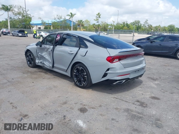 2023 Kia K5 GT-Line z VIN 5XXG64J25PG179696, wystawiony jako IAAI lot #42114587 z przebiegiem 49 192 mil mil oraz . Historia ofert i sprzedaży dostępna na DreamBid. Obrazek 3.