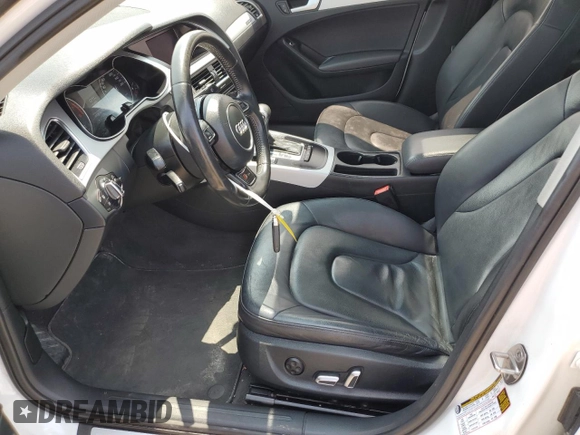 2015 Audi A4 Komfort z VIN WAUBFCFL0FN034054, wystawiony jako Copart lot #59015795 z przebiegiem 141 557 mil mil oraz Czysty tytuł • Clean title. Historia ofert i sprzedaży dostępna na DreamBid. Obrazek 7.