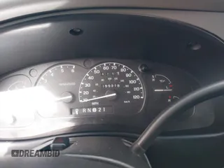2000 Ford Explorer XLT z VIN 1FMZU83P3YZC64612, wystawiony jako IAAI lot #41640849 z przebiegiem 155 318 mil mil oraz . Historia ofert i sprzedaży dostępna na DreamBid. Obrazek 7.