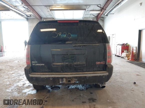 2011 GMC Yukon Denali with VIN 1GKS2EEF2BR258374, listed as a IAAI auction lot 41653820 with 227,468 mi miles. Bid and sale history available at carsss.com. Image 16.