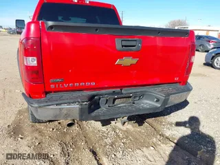 2010 Chevrolet Silverado 1500 LT with VIN 3GCRKSE3XAG193786, listed as a IAAI auction lot 41498612 with 165,465 mi miles. Bid and sale history available at carsss.com. Image 6.