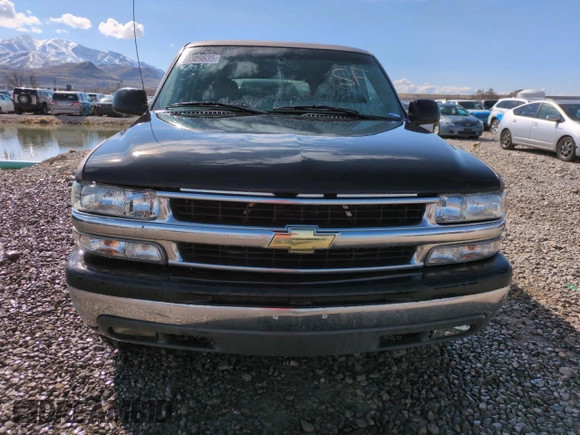 2003 Chevrolet Tahoe LS with VIN 1GNEC13TX3R219693, listed as a Copart auction lot 51309635 with 254,084 mi miles and Salvage Title. Bid and sale history available at carsss.com. Image 5.
