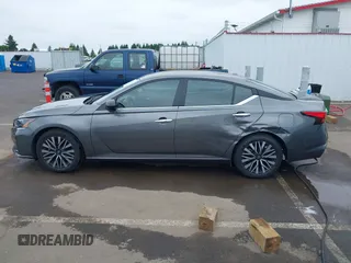 2024 Nissan Altima SV z VIN 1N4BL4DV4RN385646, wystawiony jako IAAI lot #42422125 z przebiegiem 27 335 mil mil oraz . Historia ofert i sprzedaży dostępna na DreamBid. Obrazek 14.