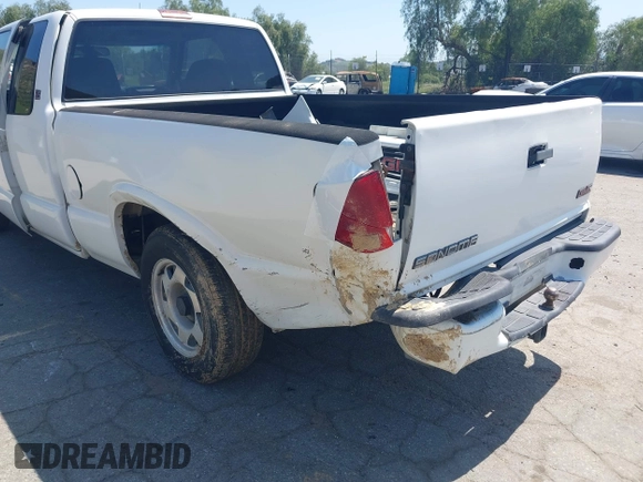 2000 GMC Sonoma SLS with VIN 1GTCS19W3Y8198980, listed as a IAAI auction lot 41929335 with 272,989 mi miles and . Bid and sale history available at DreamBid. Image 14.