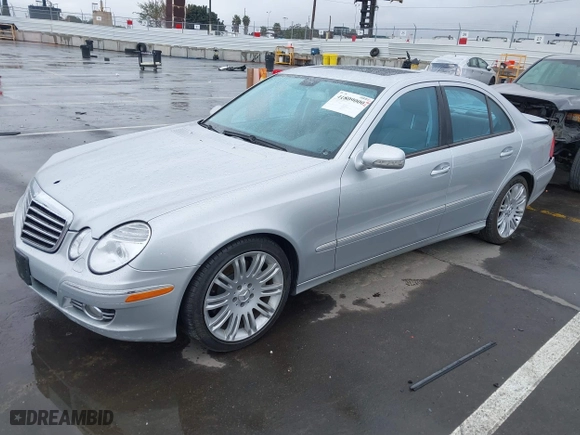 2007 Mercedes-Benz E-Class 3.5L with VIN WDBUF56X47B130801, listed as a IAAI auction lot 41809000 with 164,270 mi miles. Bid and sale history available at carsss.com. Image 17.
