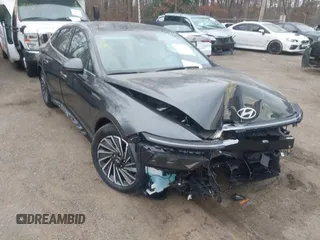 2024 Hyundai Sonata Hybrid Limited with VIN KMHL54JJ9RA094878, listed as a IAAI auction lot 41153680 with 8,286 mi miles. Bid and sale history available at carsss.com. Image 1.