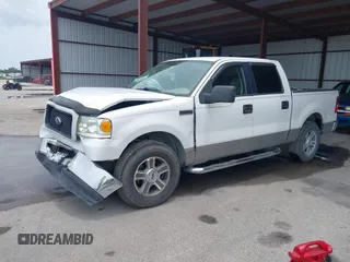 2006 Ford F-150 XLT z VIN 1FTPW12V26FB79241, wystawiony jako IAAI lot #42401332 z przebiegiem 117 340 mil mil oraz . Historia ofert i sprzedaży dostępna na DreamBid. Obrazek 2.