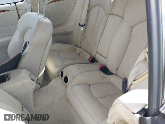 2008 Mercedes-Benz CLK 350 z VIN WDBTK56FX8T094798, wystawiony jako IAAI lot #41555114 z przebiegiem 203 903 mil mil oraz . Historia ofert i sprzedaży dostępna na DreamBid. Obrazek 8.