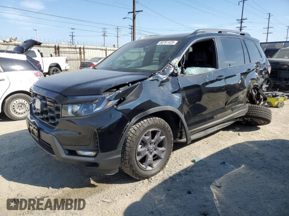 2024 Honda Passport TrailSport z VIN 5FNYF8H67RB010869, wystawiony jako Copart lot #50761425 z przebiegiem 5 720 mil mil oraz Szkoda całkowita • Salvage title. Historia ofert i sprzedaży dostępna na DreamBid. Obrazek 1.