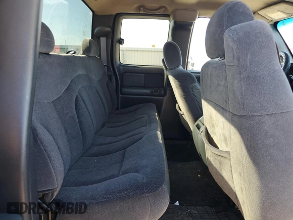 2001 GMC New Sierra 1500 SL with VIN 1GTEC19V91Z170484, listed as a Copart auction lot 43427915 with 357,362 mi miles and Clean Title. Bid and sale history available at carsss.com. Image 10.