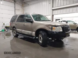 2003 Ford Expedition Special Service with VIN 1FMPU15L43LC37911, listed as a IAAI auction lot 41220050 with 221,976 mi miles. Bid and sale history available at carsss.com. Image 1.