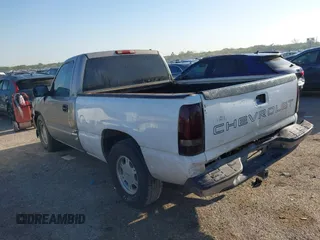 2001 GMC New Sierra 1500 SL with VIN 1GTEC14V81Z333066, listed as a IAAI auction lot 41959464 with 417,637 mi miles. Bid and sale history available at carsss.com. Image 3.
