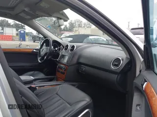 2008 Mercedes-Benz M 350 z VIN 4JGBB86E68A362923, wystawiony jako IAAI lot #42190609 z przebiegiem 131 792 mil mil oraz . Historia ofert i sprzedaży dostępna na DreamBid. Obrazek 5.