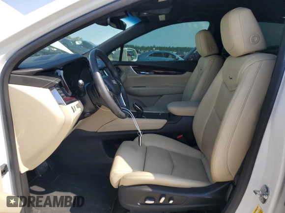 2017 Cadillac XT5 Luxury FWD with VIN 1GYKNBRS8HZ235385, listed as a Copart auction lot 55817055 with 29,590 mi miles and Salvage Title. Bid and sale history available at DreamBid. Image 7.