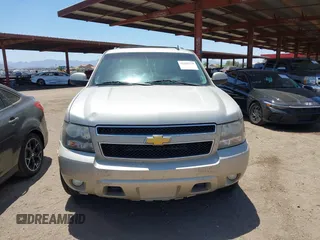 2013 Chevrolet Suburban LT with VIN 1GNSKJE70DR127208, listed as a IAAI auction lot 42285279 with 295,930 mi miles and . Bid and sale history available at DreamBid. Image 6.