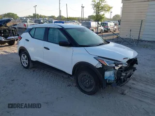 2022 Nissan Kicks S with VIN 3N1CP5BV5NL518813, listed as a IAAI auction lot 41693543 with 53,697 mi miles. Bid and sale history available at carsss.com. Image 1.