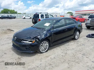 2015 Volkswagen Jetta SE with VIN 3VWD07AJ7FM313101, listed as a IAAI auction lot 42524898 with 207,725 mi miles and . Bid and sale history available at DreamBid. Image 2.