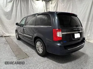 2014 Chrysler Town & Country Touring L z VIN 2C4RC1CG6ER252247, wystawiony jako Copart lot #56896245 z przebiegiem 109 485 mil mil oraz Czysty tytuł • Clean title. Historia ofert i sprzedaży dostępna na DreamBid. Obrazek 3.