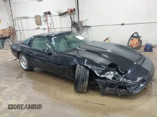 1996 Chevrolet Corvette z VIN 1G1YY2259T5106592, wystawiony jako IAAI lot #42375807 z przebiegiem 69 467 mil mil oraz . Historia ofert i sprzedaży dostępna na DreamBid. Obrazek 1.