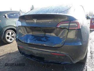 2024 Tesla Model Y с VIN 7SAYGDED1RF056306, выставлен на аукционе IAAI как лот 42683616 с пробегом 7 423 миль миль и . История ставок и продаж доступна на DreamBid. Изображение 6.