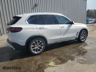2021 BMW X5 sDrive40i with VIN 5UXCR4C03M9D78256, listed as a Copart auction lot 49325035 with 0 mi miles and Salvage Title. Bid and sale history available at carsss.com. Image 3.