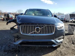 2025 Volvo XC90 with VIN YV4H60PJ6S1293316, listed as a Copart auction lot 84707614 with 924 mi miles and Salvage Title. Bid and sale history available at DreamBid. Image 5.