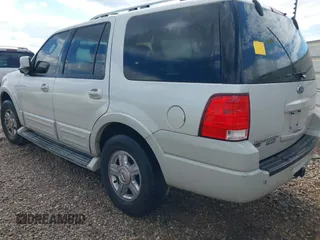 2006 Ford Expedition Limited z VIN 1FMFU19586LA84607, wystawiony jako IAAI lot #42262868 z przebiegiem 309 187 mil mil oraz . Historia ofert i sprzedaży dostępna na DreamBid. Obrazek 3.