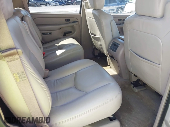 2005 GMC Yukon SLT with VIN 1GKEC13Z15R217223, listed as a IAAI auction lot 42177280 with 257,840 mi miles. Bid and sale history available at carsss.com. Image 8.