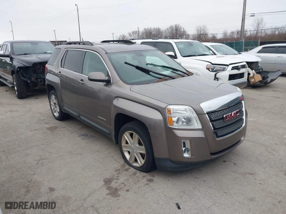 2011 GMC Terrain SLE-2 with VIN 2CTFLSE54B6310524, listed as a IAAI auction lot 41215197 with 209,043 mi miles. Bid and sale history available at carsss.com. Image 1.