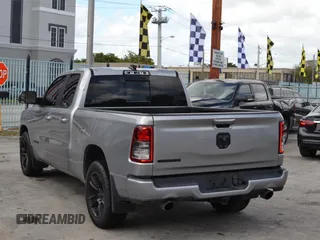 2021 Ram 1500 Big Horn z VIN 1C6RREBT3MN811115, wystawiony jako Copart lot #48342715 z przebiegiem 70 823 mil mil oraz Szkoda całkowita • Salvage title. Historia ofert i sprzedaży dostępna na DreamBid. Obrazek 6.