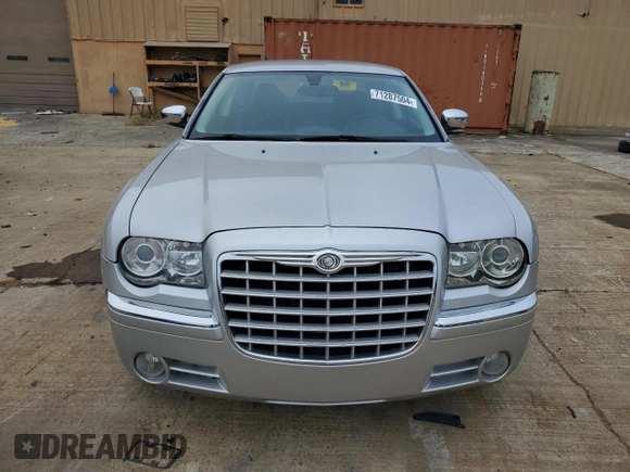 2008 Chrysler 300 C with VIN 2C3LK63H78H244347, listed as a Copart auction lot 71287504 with 201,210 mi miles and Salvage Title. Bid and sale history available at DreamBid. Image 5.