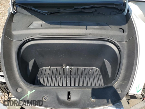 2022 Tesla Model Y Long Range z VIN 7SAYGDEE1NF354633, wystawiony jako Copart lot #55221835 z przebiegiem 53 821 mil mil oraz Szkoda całkowita • Salvage title. Historia ofert i sprzedaży dostępna na DreamBid. Obrazek 11.