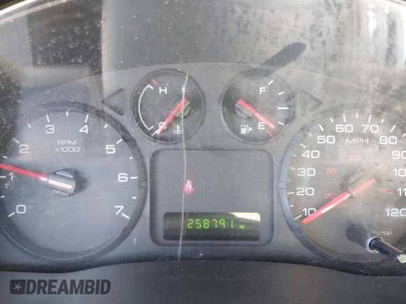 2005 Ford Freestyle SE with VIN 1FMZK04105GA30548, listed as a IAAI auction lot 41422368 with 258,791 mi miles. Bid and sale history available at carsss.com. Image 7.