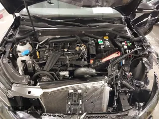 2019 Volkswagen Passat Wolfsburg Edition z VIN 1VWLA7A36KC004077, wystawiony jako IAAI lot #42164379 z przebiegiem 50 498 mil mil oraz . Historia ofert i sprzedaży dostępna na DreamBid. Obrazek 10.