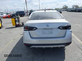 2020 Nissan Versa S z VIN 3N1CN8DVXLL882520, wystawiony jako IAAI lot #41896671 z przebiegiem 57 925 mil mil oraz . Historia ofert i sprzedaży dostępna na DreamBid. Obrazek 16.