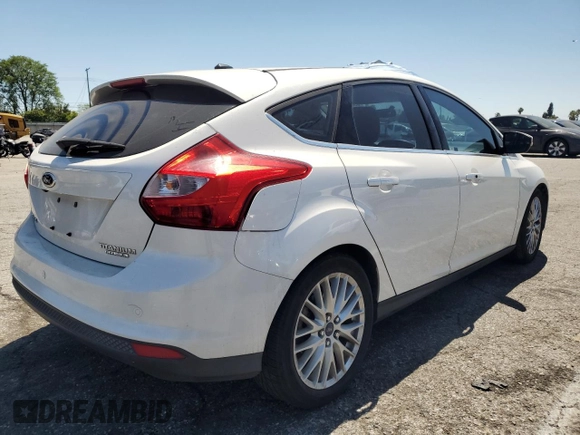 2014 Ford Focus Titanium with VIN 1FADP3N21EL264509, listed as a Copart auction lot 59544475 with 154,142 mi miles and Clean title. Bid and sale history available at DreamBid. Image 3.