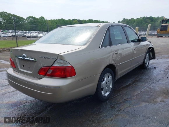 2004 Toyota Avalon XL with VIN 4T1BF28B44U384366, listed as a IAAI auction lot 42080614 with 250,291 mi miles and . Bid and sale history available at carsss.com. Image 4.