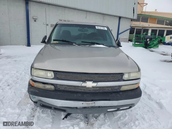 2000 Chevrolet Silverado 1500 LS with VIN 2GCEC19T2Y1279449, listed as a Copart auction lot 43137705 with 0 mi miles and Salvage Title. Bid and sale history available at carsss.com. Image 5.