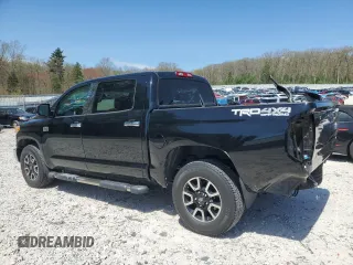 2017 Toyota Tundra Platinum z VIN 5TFAY5F18HX676029, wystawiony jako Copart lot #55206735 z przebiegiem 67 784 mil mil oraz Szkoda całkowita • Salvage title. Historia ofert i sprzedaży dostępna na DreamBid. Obrazek 2.